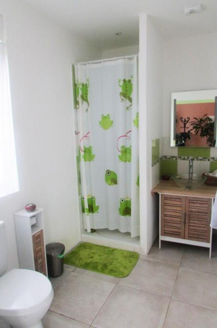 Chambre 20M2 Avec Salle De Bain Privee Dans Maison En Bois 라보르 외부 사진