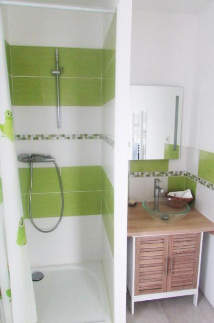 Chambre 20M2 Avec Salle De Bain Privee Dans Maison En Bois 라보르 외부 사진